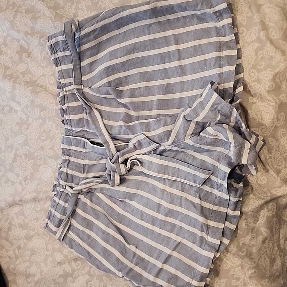 Women's linen shorts
